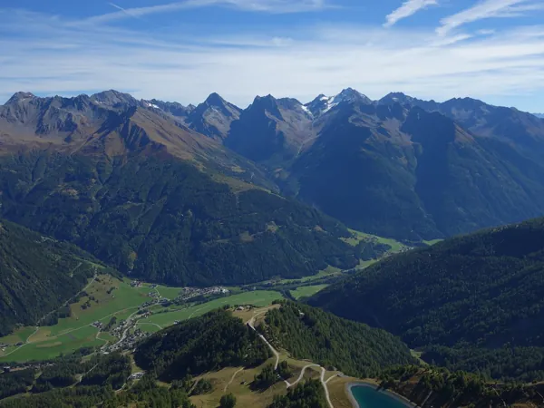 Blick vom Gipfel Blauspitze Richtung SO rechts der Hochschober Bildmitte der Glödis