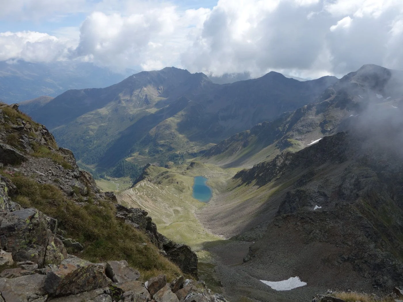 Blick vom Gipfel Bockstein Richtung Osten unten der Zagoritzsee