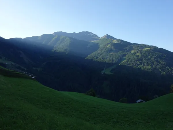 Start beim Parkplatz kurz vor dem Gehöft Maschgl Blick Richtung Goldried
