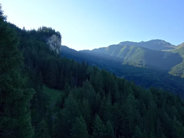 vom Gehöft Maschgl Richtung Falkenstein links im Bild