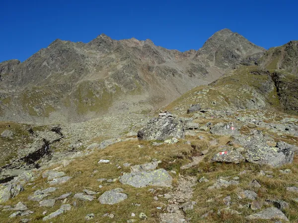 von Lienzer Hütte Aufstieg zum Debantgrat hinten Mitte der Hochschober