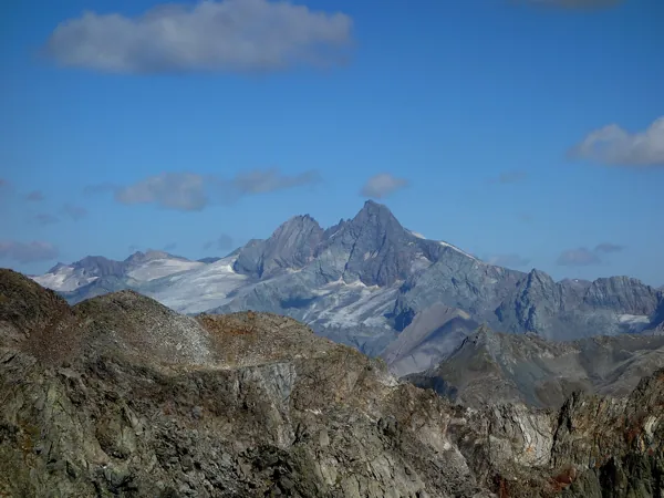 Gipfel Debangrat Blick Richtung Norden hinten der Großglockner Zoom