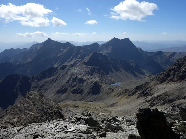 Gipfel Debangrat Blick Richtung SSW rechts der Prijakt