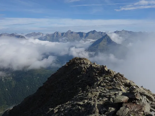 Blick vom Gipfel Deferegger Pfannhorn Richtung Norden Bildmitte die Rötspitze