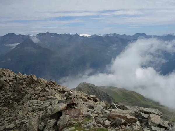 Blick vom Gipfel Deferegger Pfannhorn Richtung NO hinten Bildmitte der Großvenediger