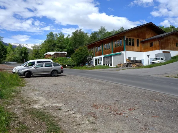 Start beim Parkplatz der Zettersfeldbahn