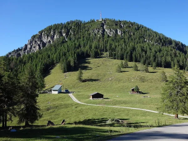 Aufstieg zur Dolomitenhütte Blick zum Rauchkofel