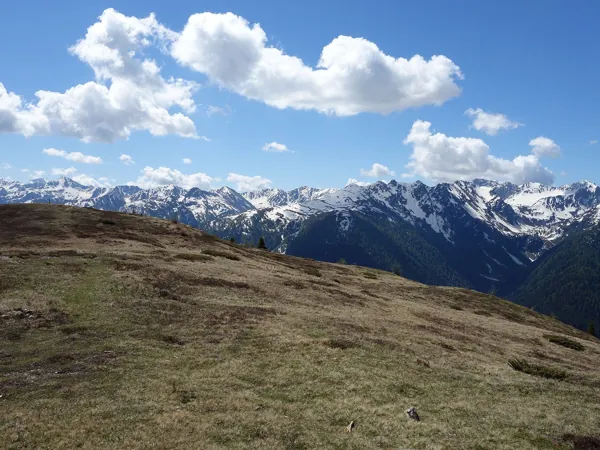 Blick vom Gipfel Dorfberg Richtung SW hinten Karnische Alpen