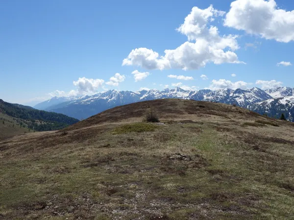 Blick vom Gipfel Dorfberg Richtung SO hinten Karnische Alpen