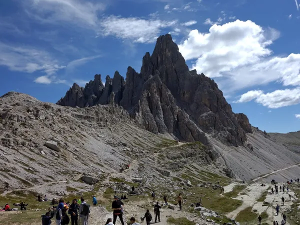 bei der Drei Zinnen Hütte Blick Richtung Paternkofel