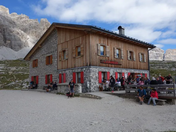 Lavaredohütte