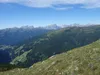von Unterstandshütte zum Gipfel Gabesitten hinten die Sextner Dolomiten links unten das Villgratental