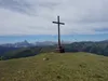 der Gabesittenhang mit großem Gipfelkreuz