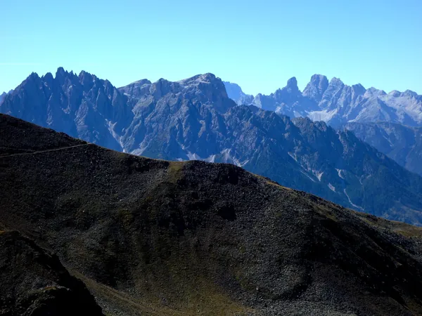 Gipfel Gaishörndl Blick Richtung Süden links Haunold rechts Cristallo Zoom