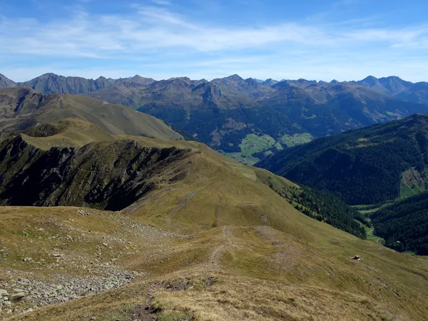 Gipfel Gaishörndl Blick Richtung NO hinten MItte die Hochgrabe