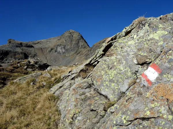 vom Goiselemandl Aufstieg zum östlichen Sattelkopf hinten die Schleinitz