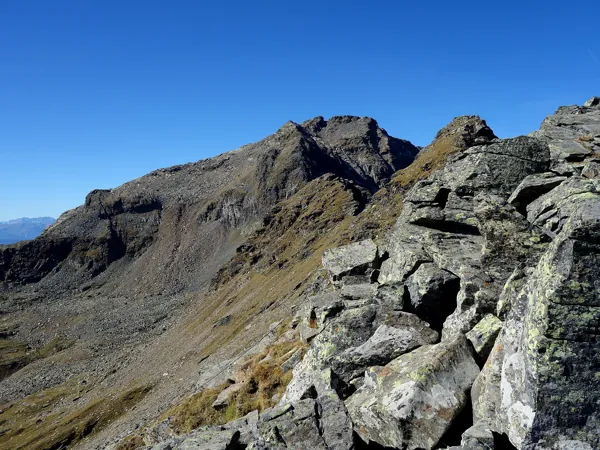 Gipfel östlicher Sattelkopf Blick Richtung NW hinten Schleinitz