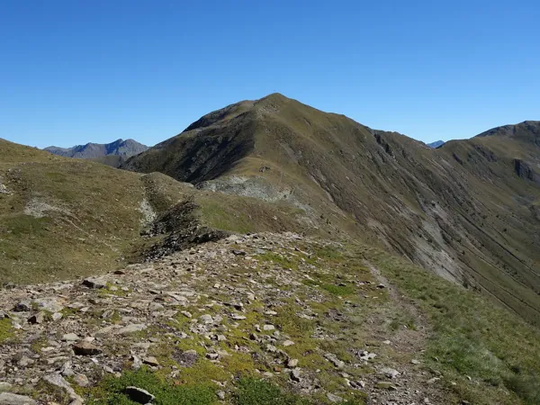vom Gipfel Golfen zum Gipfel Hochhorn hinten Bildmitte