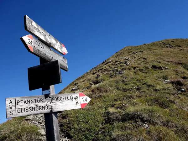 vom Gipfel Golfen zum Gipfel Hochhorn