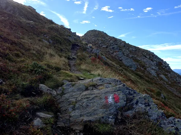 vom Ederplan Aufstieg zum Loneskopf Blick zurück auf Aufstieg