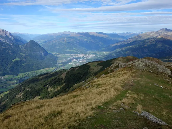 Gipfel Loneskopf Blick Richtung Westen unten Lienz