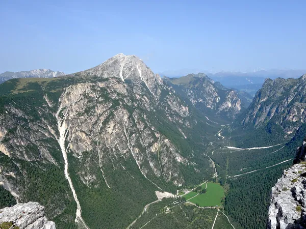 Gipfel Monte Piano Blick Richtung NW Mitte links der Duerrenstein