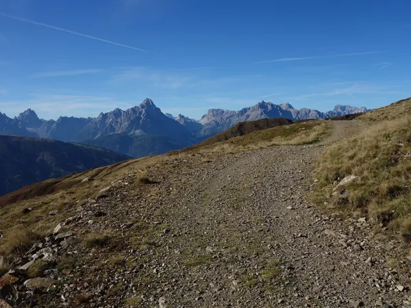 Aufstieg zur Parggenspitze hinten die Sextner Dolomiten