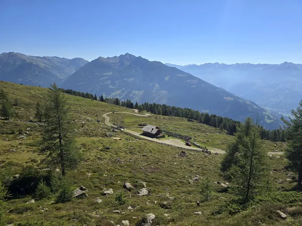 von Winklerner Viehalm zum Winklerner Almsee Blick zurueck
