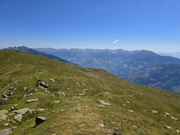 Blick vom Gipfel Straszkopf Richtung SO