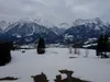 über den Forstweg zu den Jagdhütten bei Stelzing Blick Richtung Karnische Alpen